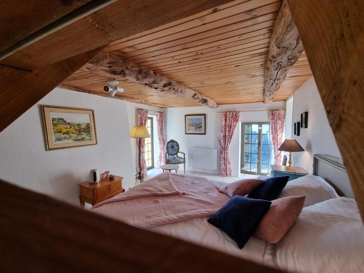 Bed and Breakfast Les Berges De La Planchette Yvignac-la-Tour Zimmer foto