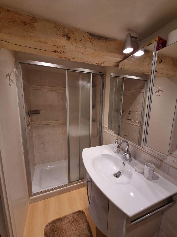 Bed and Breakfast Les Berges De La Planchette Yvignac-la-Tour Zimmer foto