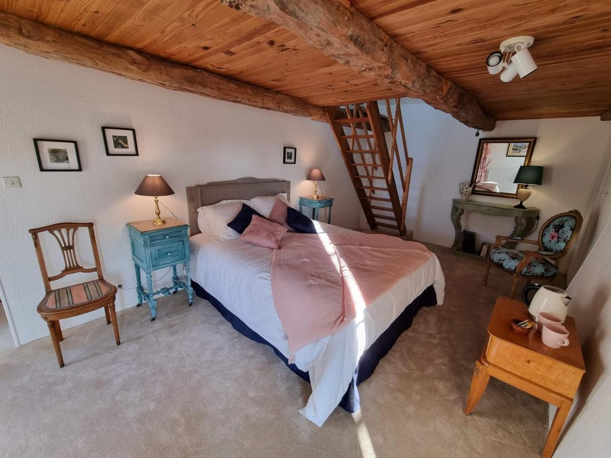 Bed and Breakfast Les Berges De La Planchette Yvignac-la-Tour Zimmer foto