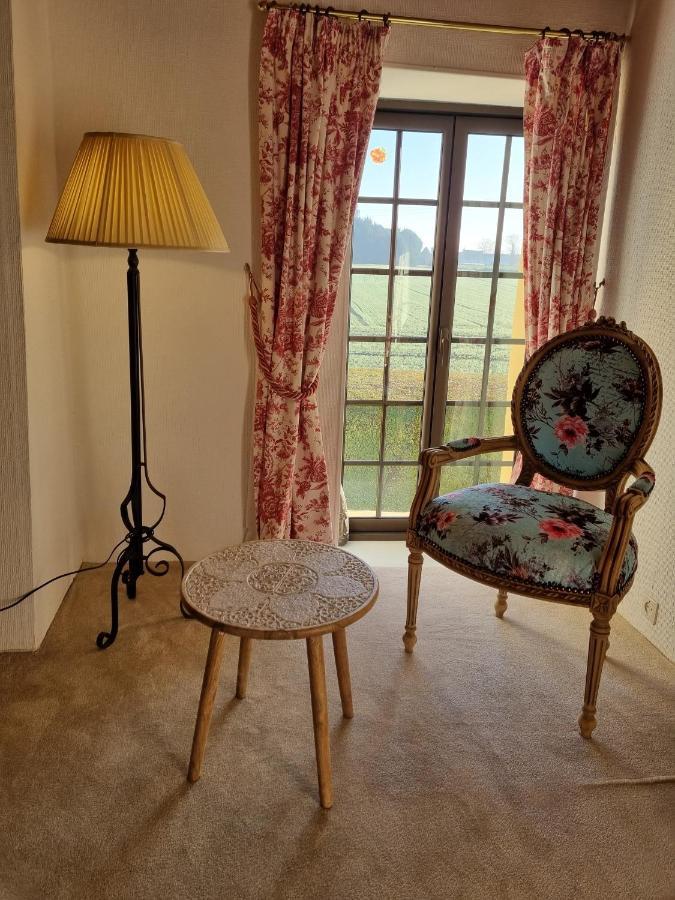 Bed and Breakfast Les Berges De La Planchette Yvignac-la-Tour Zimmer foto