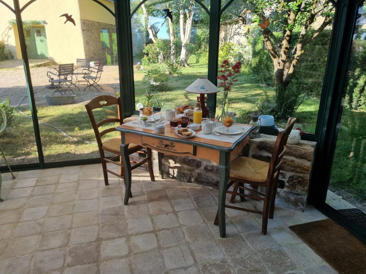 Bed and Breakfast Les Berges De La Planchette Yvignac-la-Tour Exterior foto