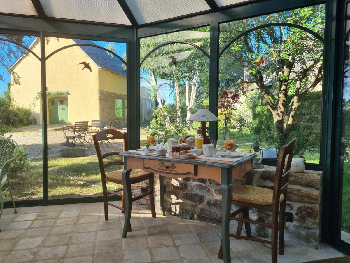 Bed and Breakfast Les Berges De La Planchette Yvignac-la-Tour Exterior foto